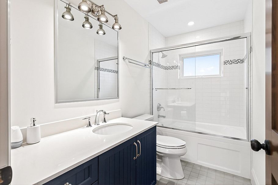 3715 W 22nd Avenue Vancouver, BC - 31