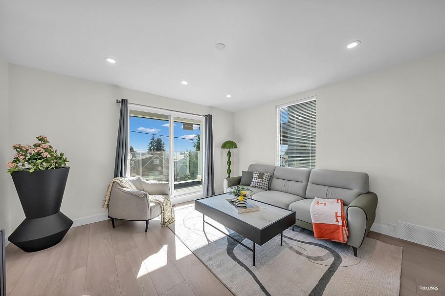 238 E 28th Street North Vancouver, BC - 15