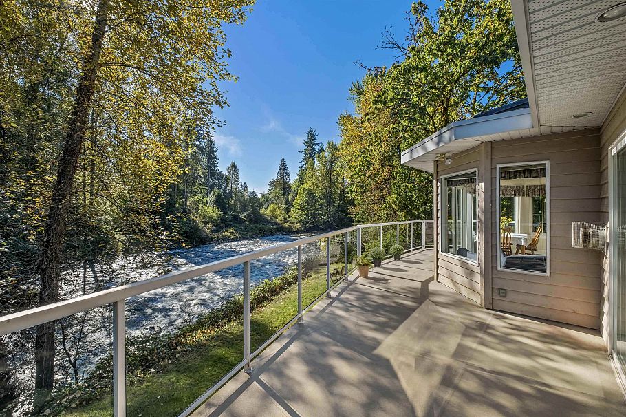 682 Seymour Boulevard North Vancouver, BC - 16