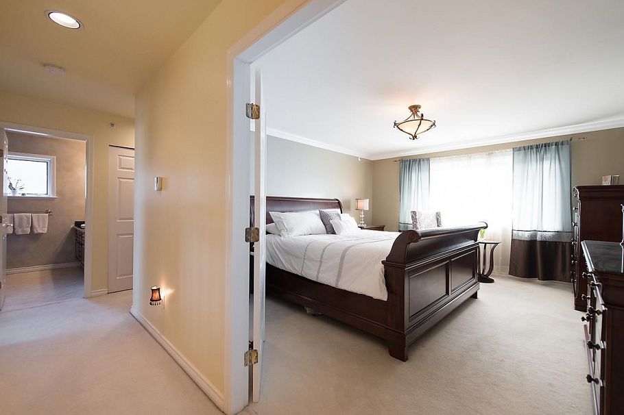 3056 W 11th Avenue Vancouver, BC - 17