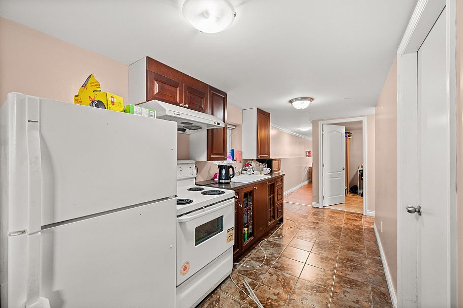 2625 E 21st Avenue Vancouver, BC - 18