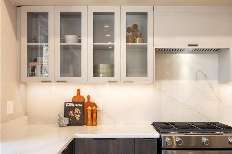 1 6061 Sherbrooke Street Vancouver, BC - 7