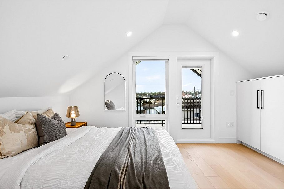 2 6933 Prince Edward Street Vancouver, BC - 22