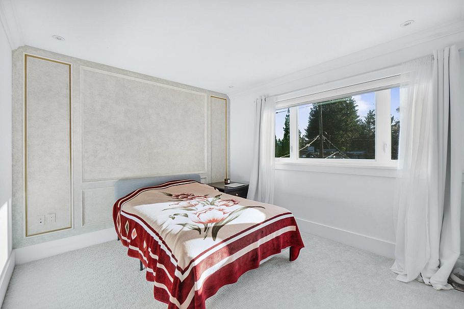 512 W 23rd Street North Vancouver, BC - 33