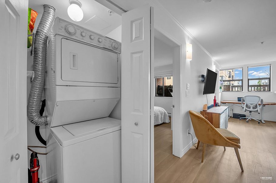 207 305 Lonsdale Avenue North Vancouver, BC - 9