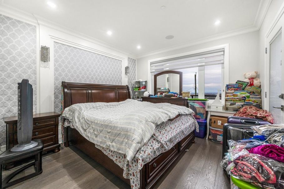 1176 E 60th Avenue Vancouver, BC - 15