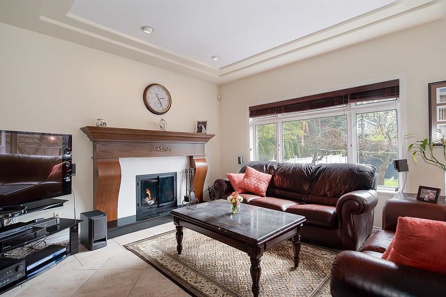 3056 W 11th Avenue Vancouver, BC - 12