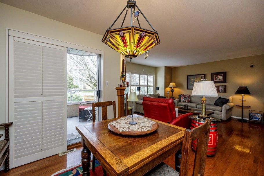 2 261 W 16th Street North Vancouver, BC - 7