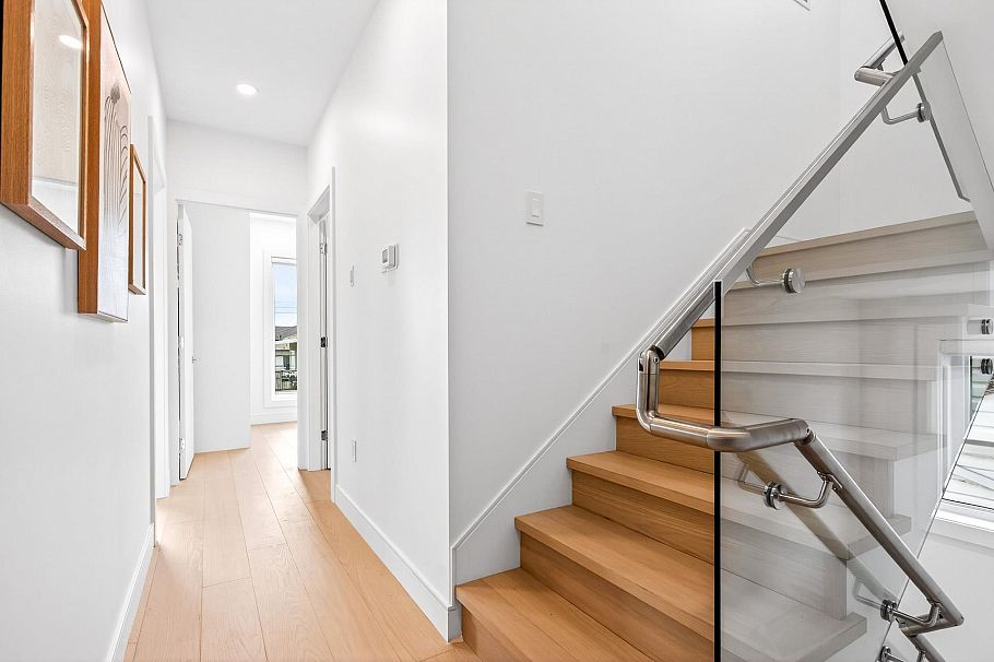 2 6933 Prince Edward Street Vancouver, BC - 28