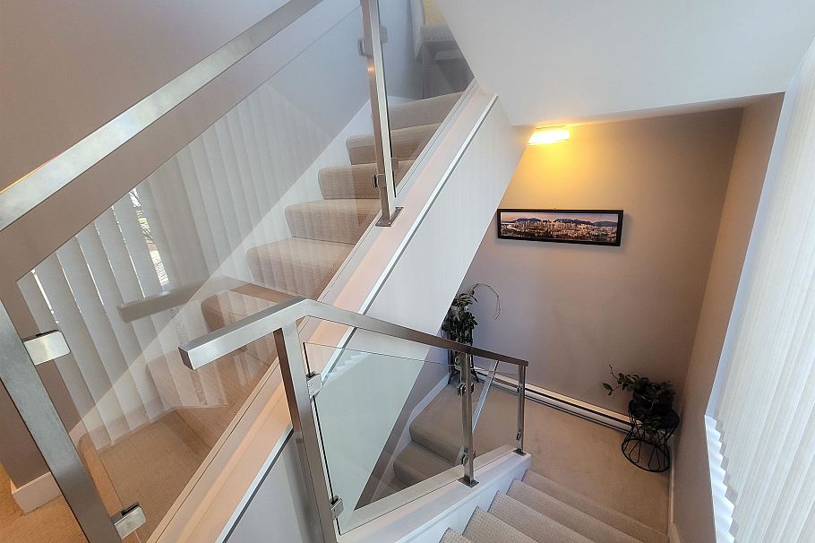 TH2 2077 Rosser Avenue Burnaby, BC - 9