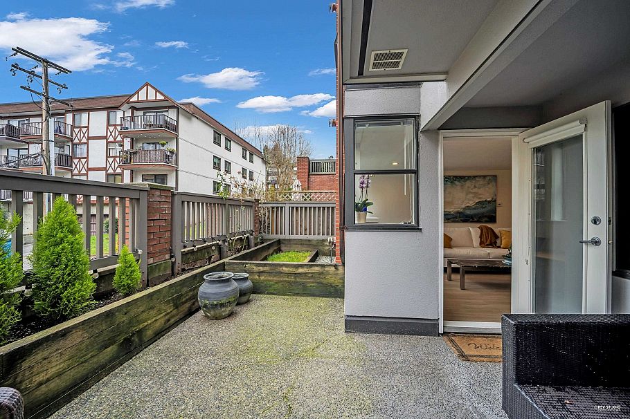 207 305 Lonsdale Avenue North Vancouver, BC - 24