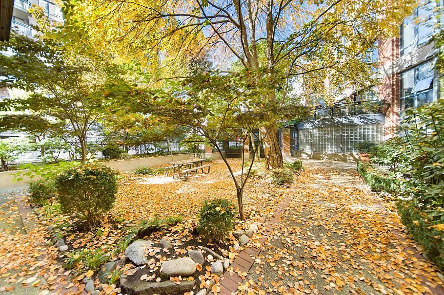 405 212 Davie Street Vancouver, BC - 12