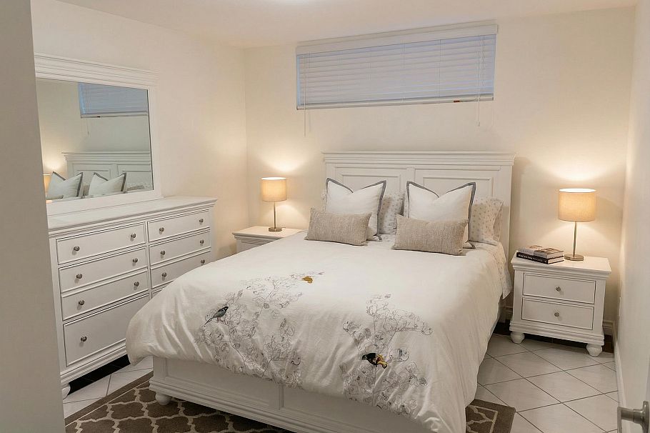 3056 W 11th Avenue Vancouver, BC - 27