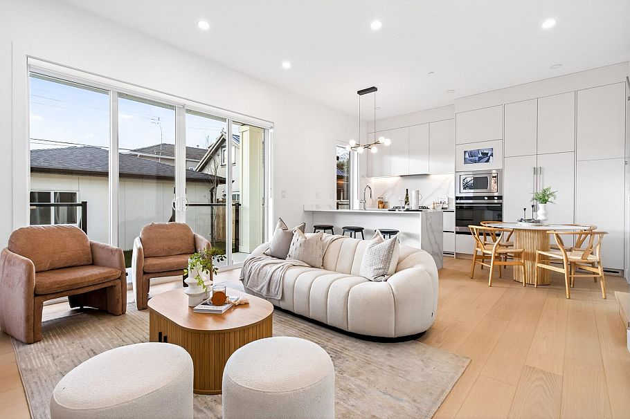 2 6933 Prince Edward Street Vancouver, BC - 2