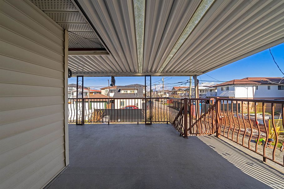 2175 E 54th Avenue Vancouver, BC - 27