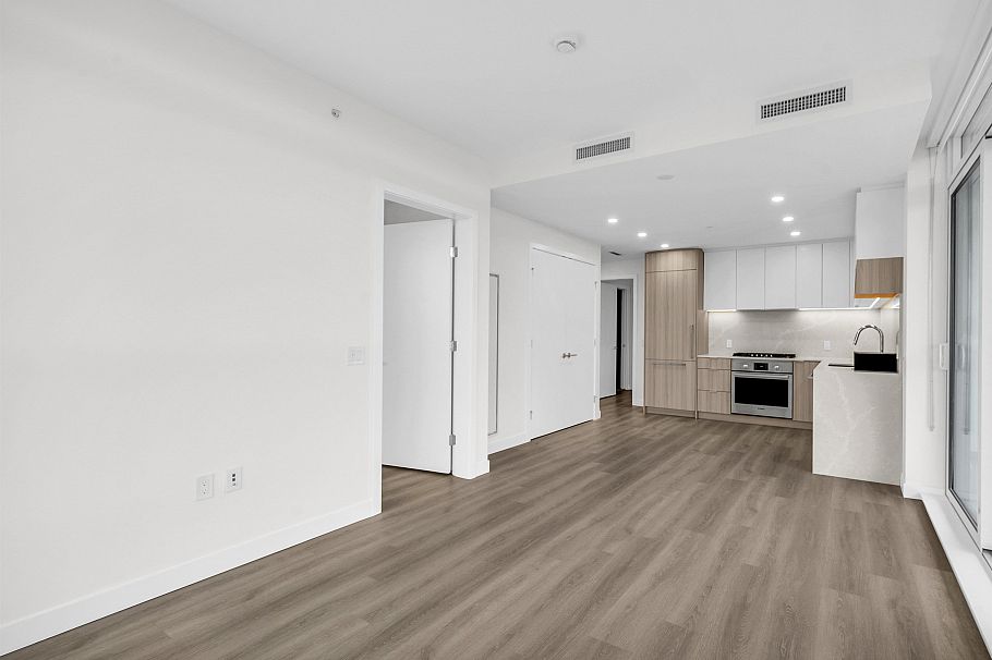 3501 6075 Wilson Avenue Burnaby, BC - 2