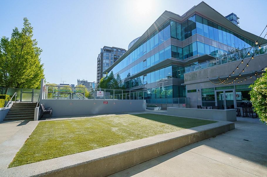 306 125 E 14th Street Vancouver, BC - 24