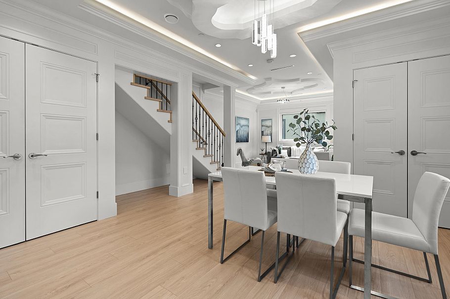 2377 W 7th Avenue Vancouver, BC - 2