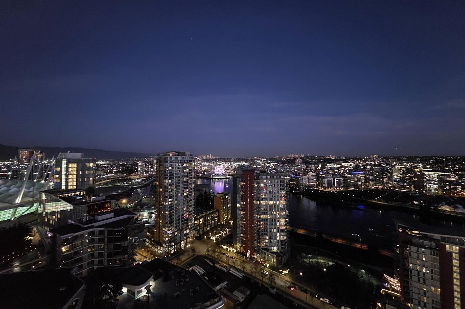 2816 89 Nelson Street Vancouver, BC - 1