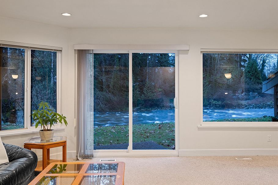 682 Seymour Boulevard North Vancouver, BC - 29