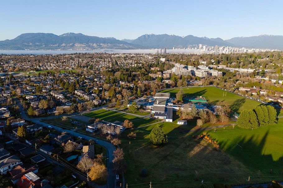 2296 W 32nd Avenue Vancouver, BC - 3