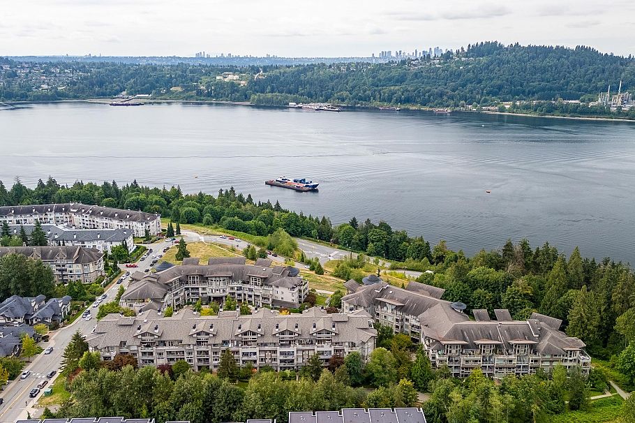 301 560 Raven Woods Drive North Vancouver, BC - 30