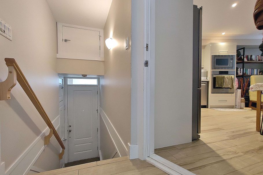 2055 Triumph Street Vancouver, BC - 6