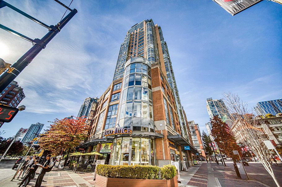 405 212 Davie Street Vancouver, BC - 1