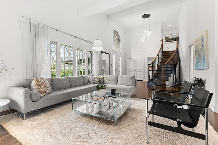 2496 W 36th Avenue Vancouver, BC - 1