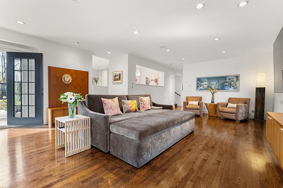 2496 W 36th Avenue Vancouver, BC - 20