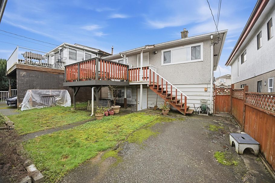 2625 E 21st Avenue Vancouver, BC - 28