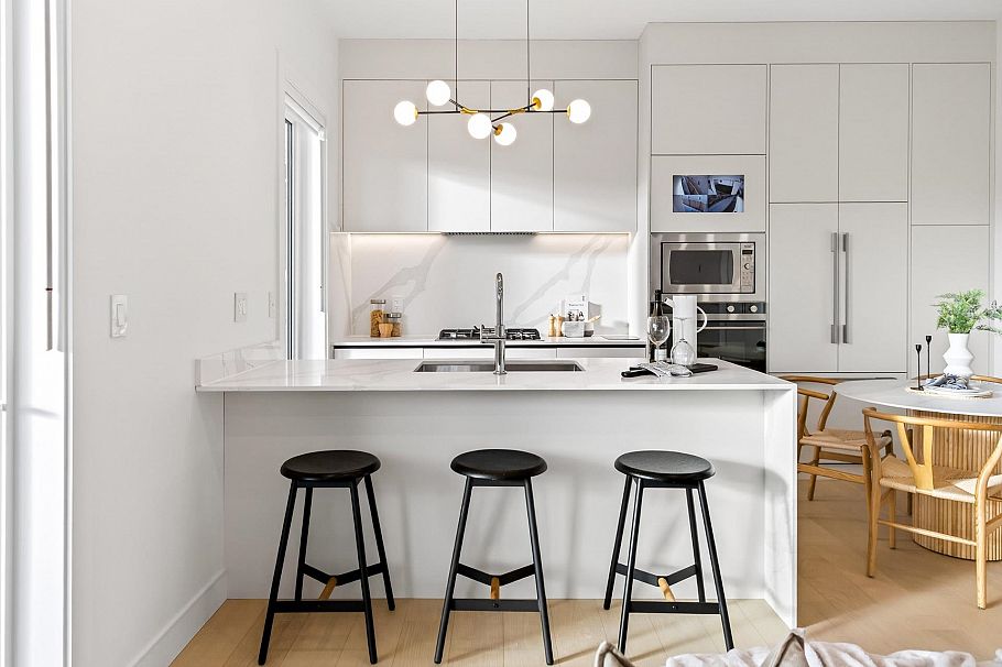 2 6933 Prince Edward Street Vancouver, BC - 23