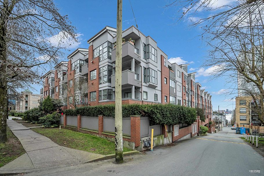 207 305 Lonsdale Avenue North Vancouver, BC - 37