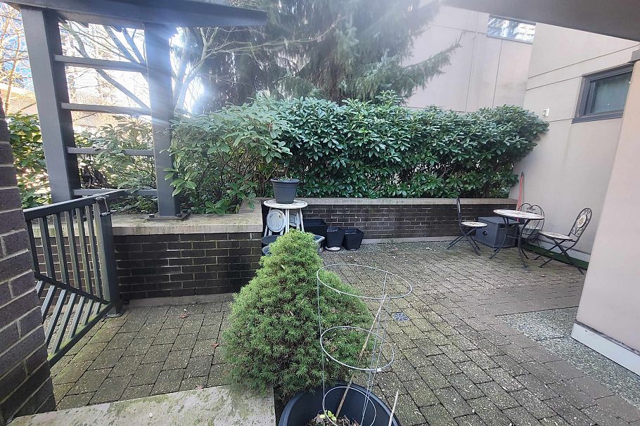 TH2 2077 Rosser Avenue Burnaby, BC - 19