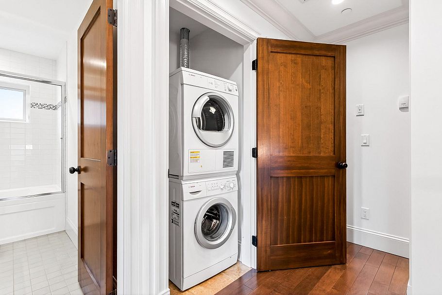 3715 W 22nd Avenue Vancouver, BC - 32