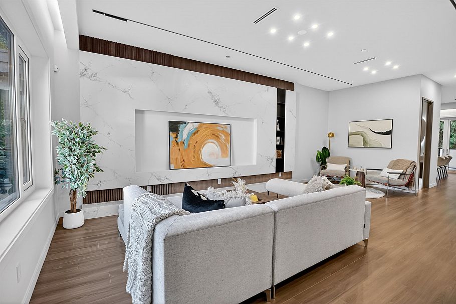 3548 W 35th Avenue Vancouver, BC - 3