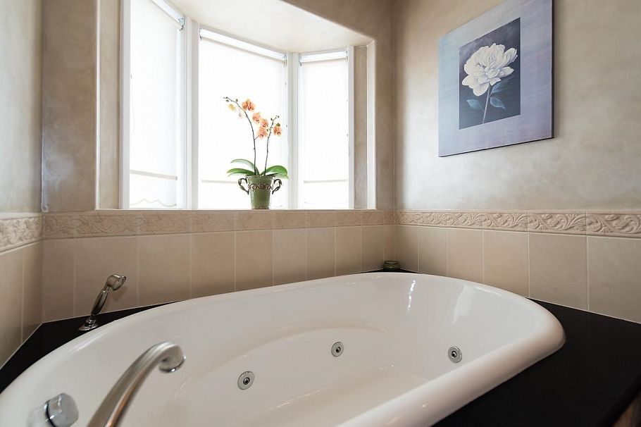 3056 W 11th Avenue Vancouver, BC - 20