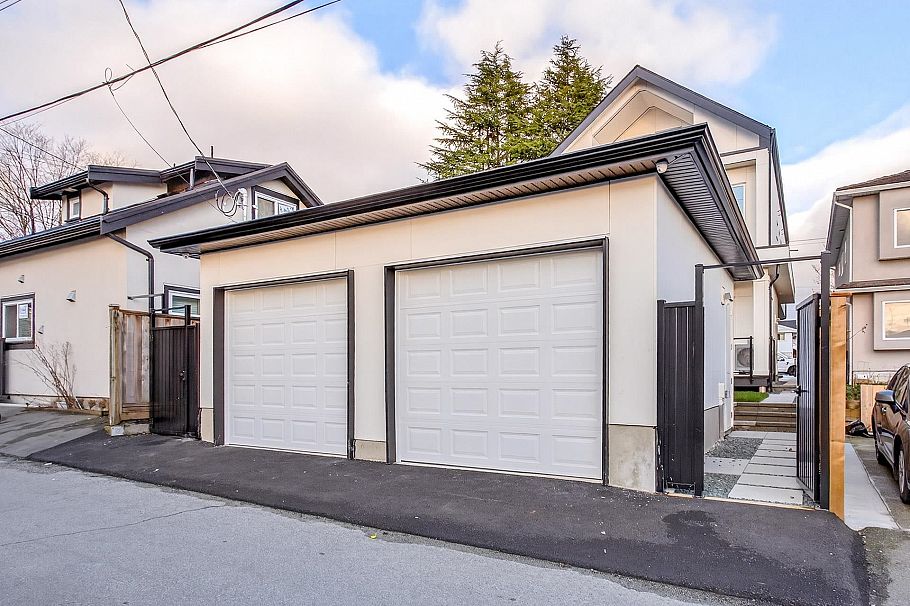 2 6933 Prince Edward Street Vancouver, BC - 35