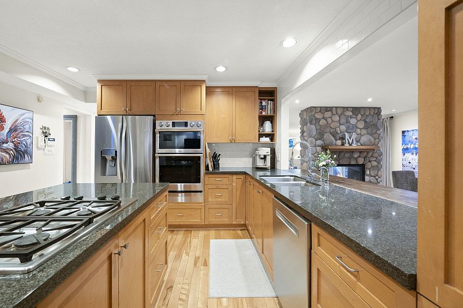 2569 Hyannis Point North Vancouver, BC - 6