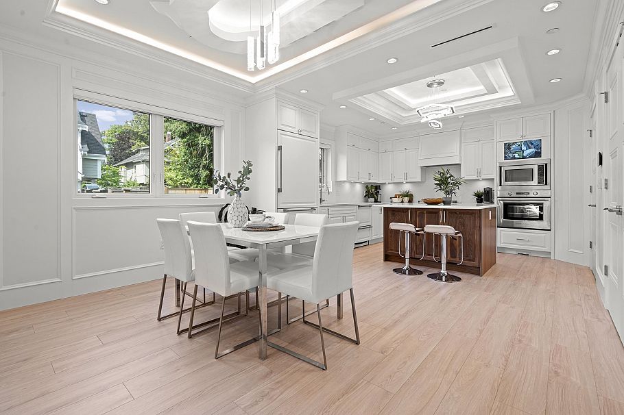 2377 W 7th Avenue Vancouver, BC - 1