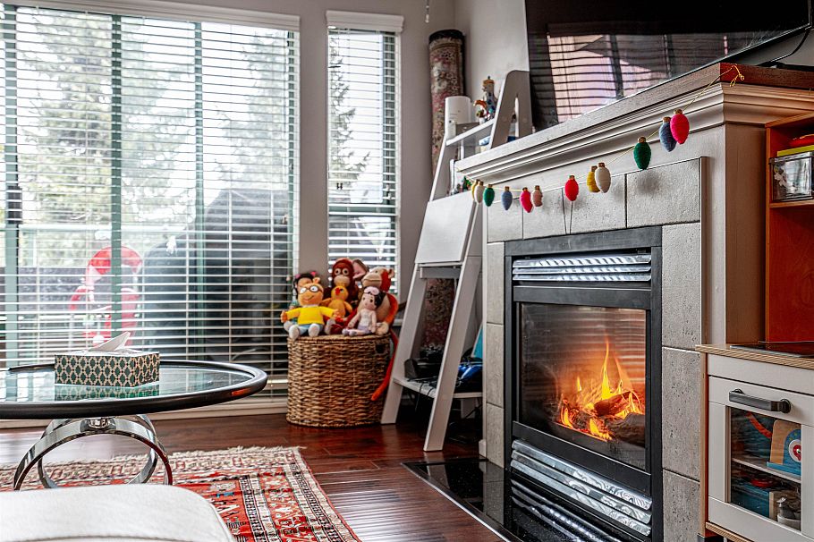 P02 223 Mountain Highway North Vancouver, BC - 2