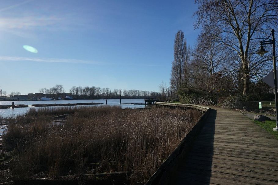 4 8430 Jellicoe Street Vancouver, BC - 18