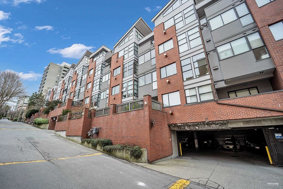 207 305 Lonsdale Avenue North Vancouver, BC - 30