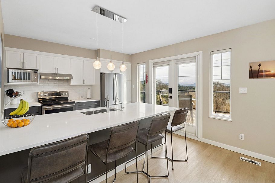 506 Tempe Crescent North Vancouver, BC - 7