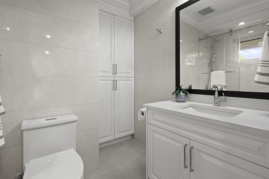 2377 W 7th Avenue Vancouver, BC - 22