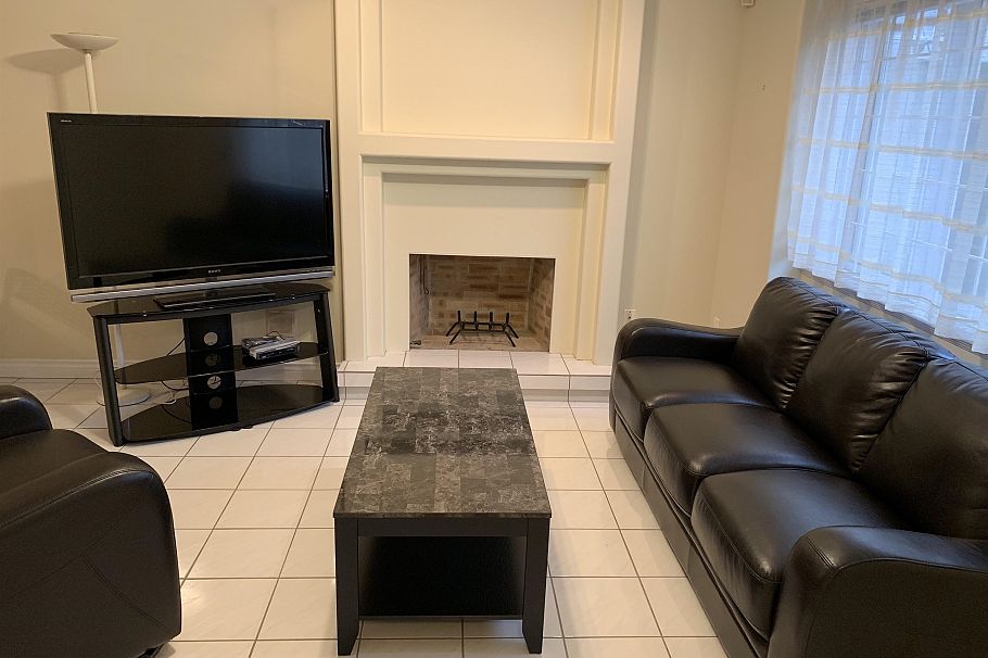 3056 W 11th Avenue Vancouver, BC - 26