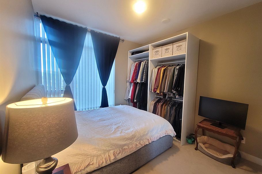 TH2 2077 Rosser Avenue Burnaby, BC - 2