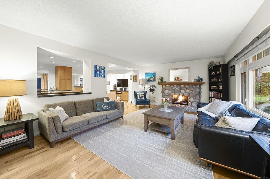 2569 Hyannis Point North Vancouver, BC - 3