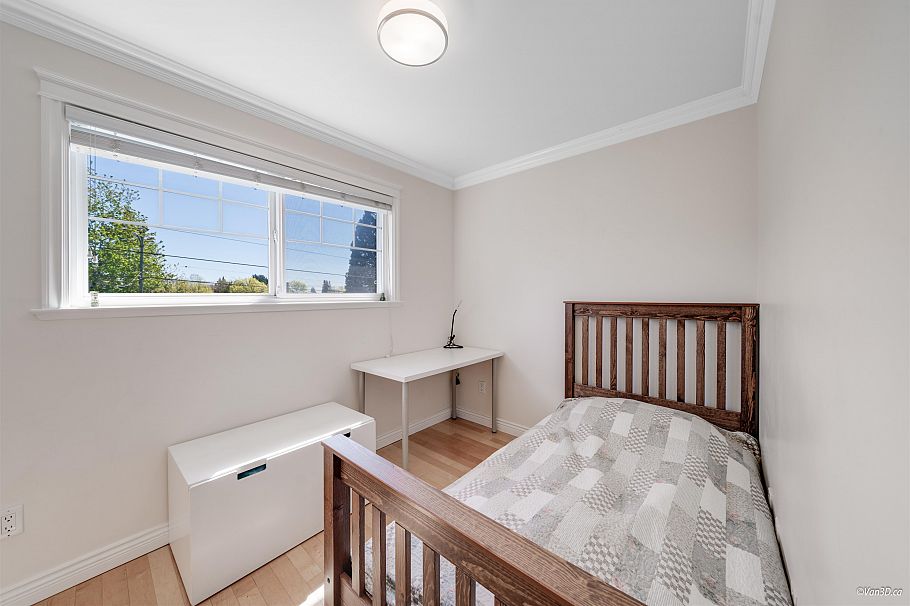 7531 Oak Street Vancouver, BC - 25