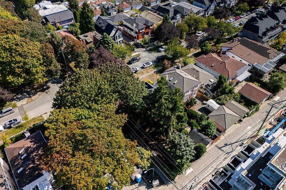 970 W 64th Avenue Vancouver, BC - 15